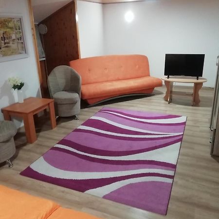 فندق Asta La Vista Vendeghaz ميسكولك المظهر الخارجي الصورة