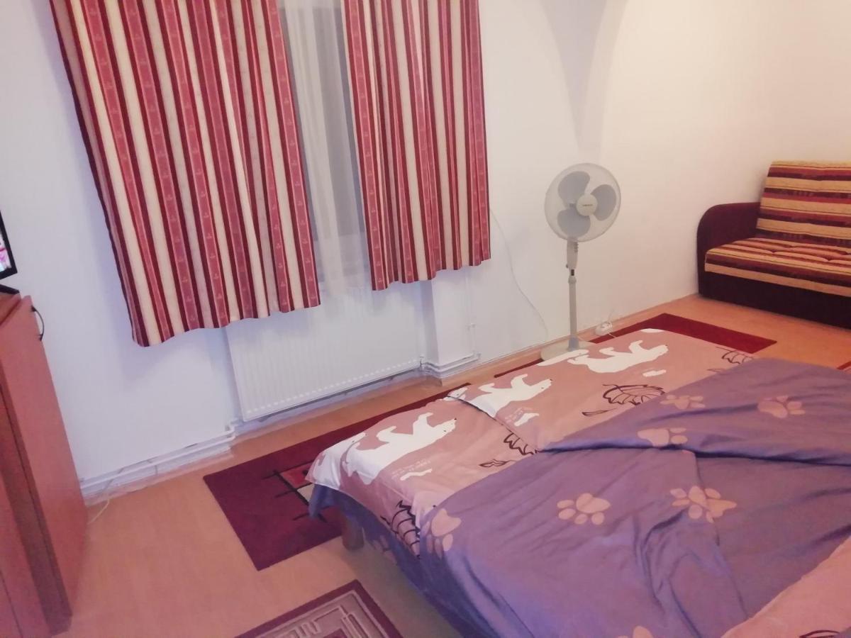 فندق Asta La Vista Vendeghaz ميسكولك المظهر الخارجي الصورة
