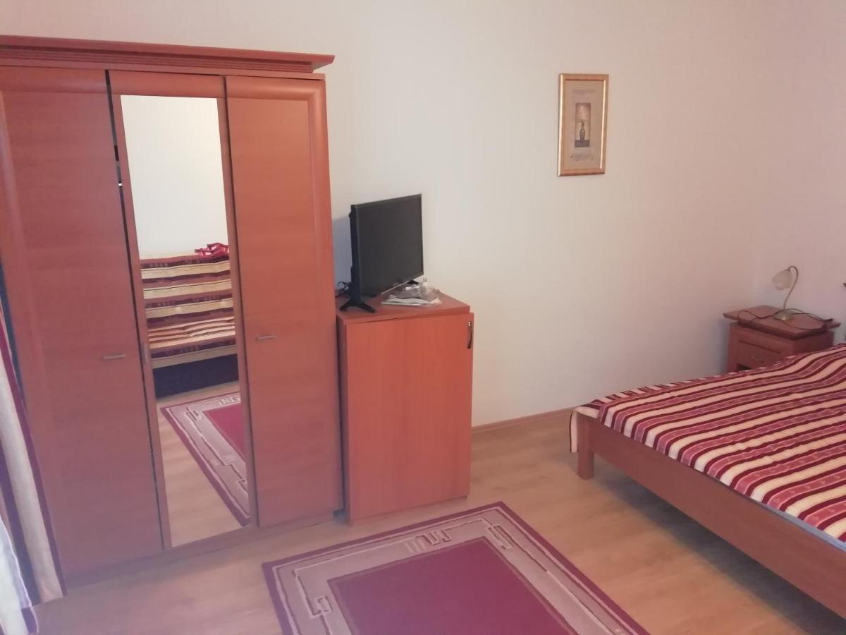 فندق Asta La Vista Vendeghaz ميسكولك المظهر الخارجي الصورة