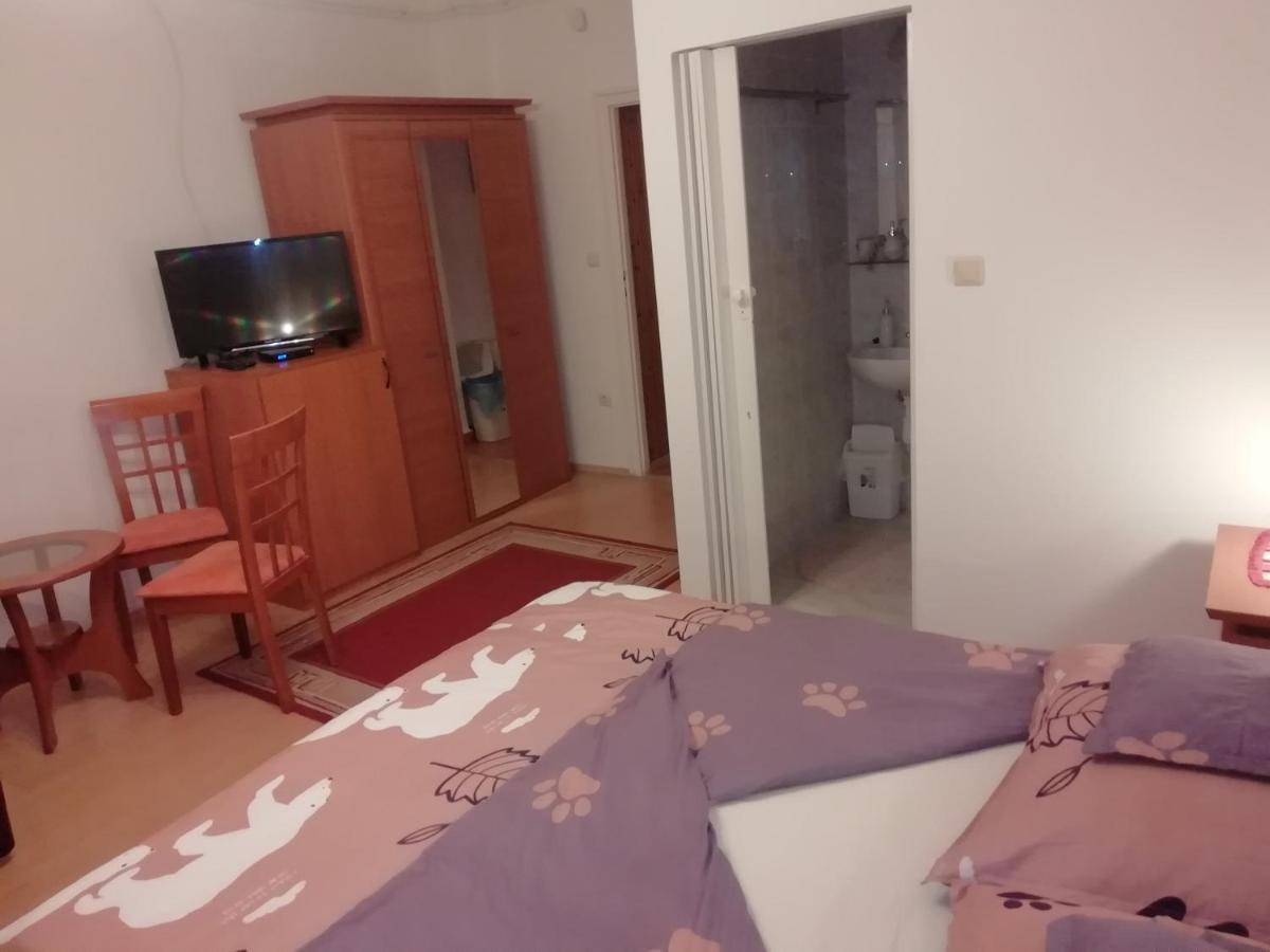 فندق Asta La Vista Vendeghaz ميسكولك المظهر الخارجي الصورة