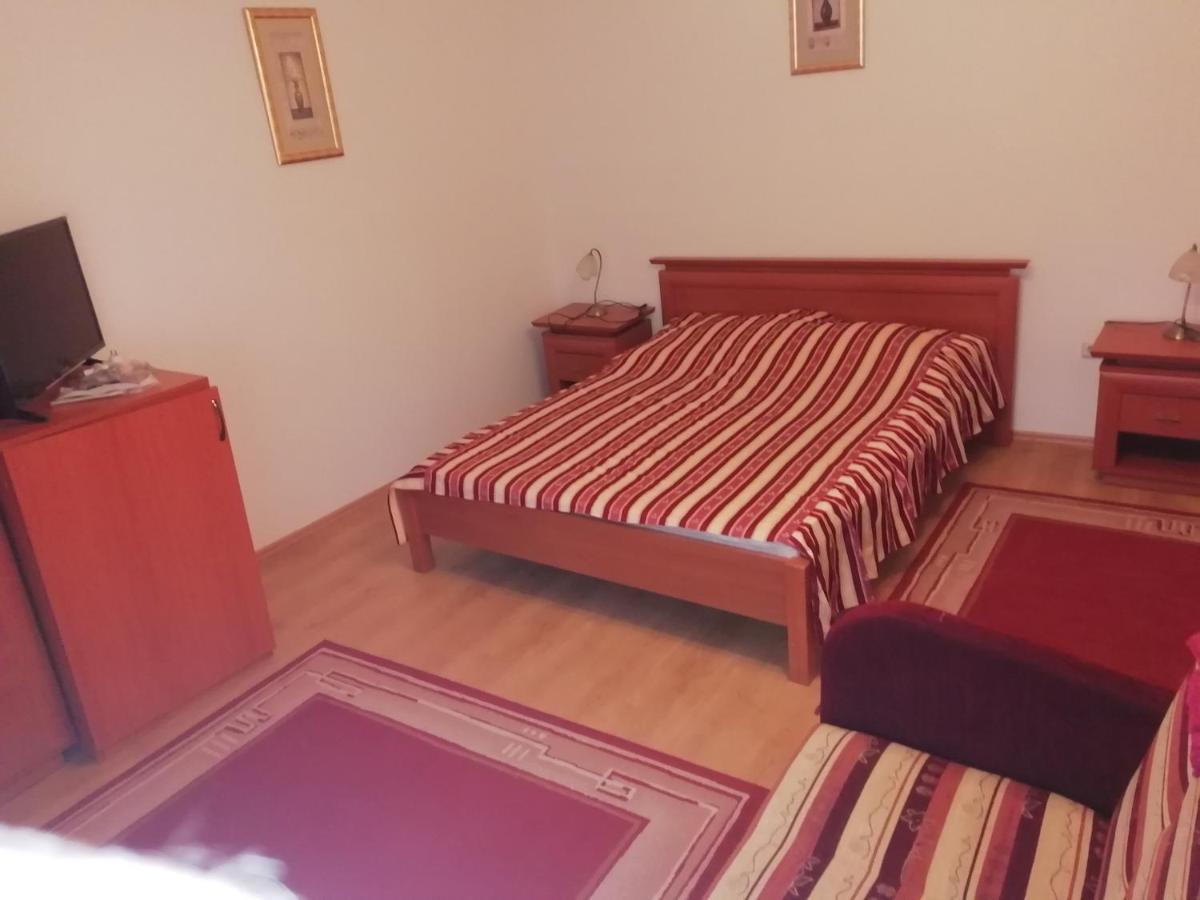 فندق Asta La Vista Vendeghaz ميسكولك المظهر الخارجي الصورة