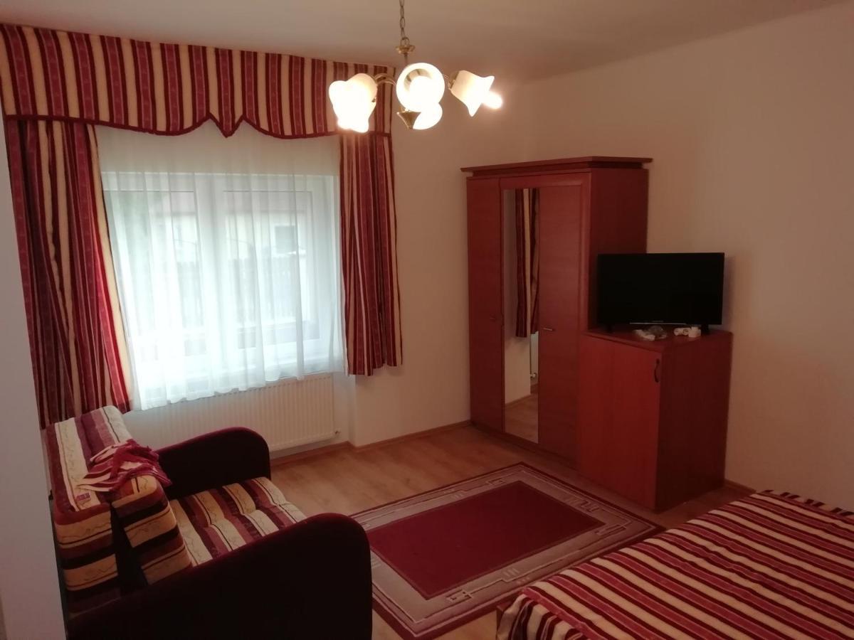 فندق Asta La Vista Vendeghaz ميسكولك المظهر الخارجي الصورة