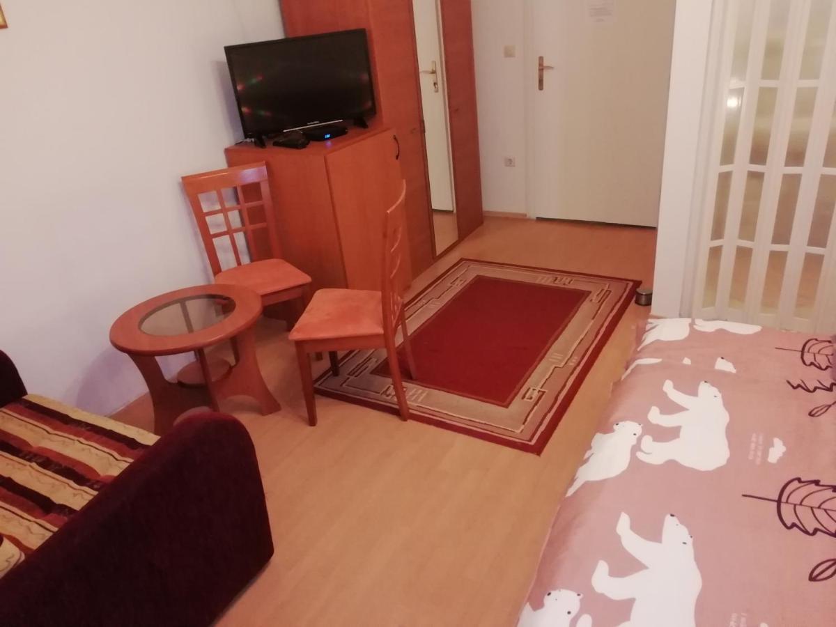 فندق Asta La Vista Vendeghaz ميسكولك المظهر الخارجي الصورة