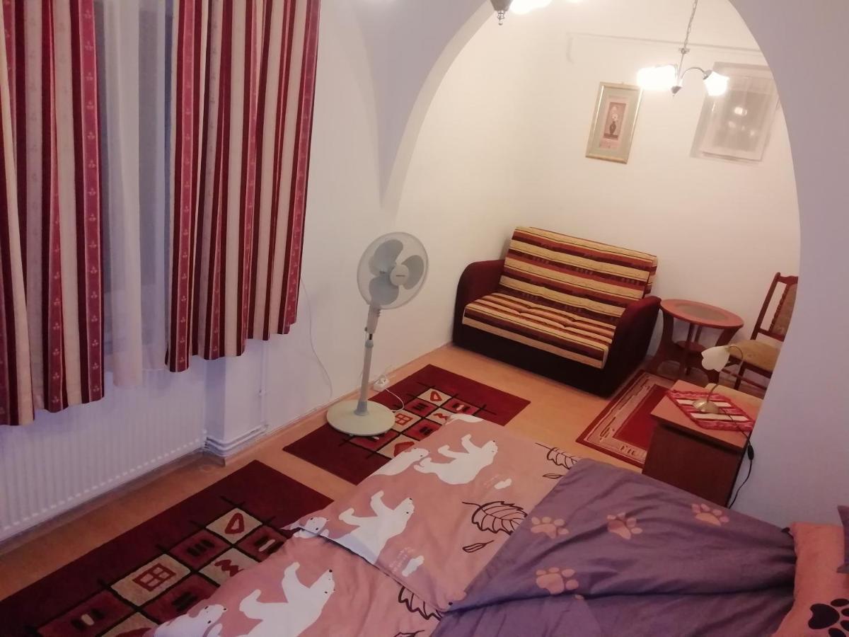 فندق Asta La Vista Vendeghaz ميسكولك المظهر الخارجي الصورة